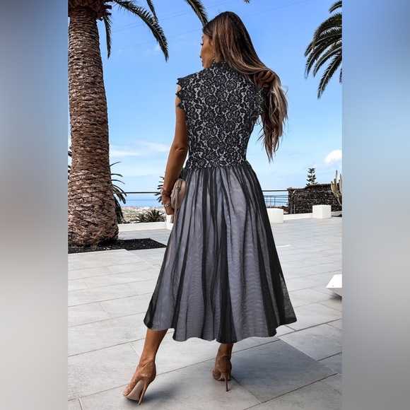 ::SOLD::Black High Neck Sleeveless Crochet Lace Mesh
Lined Evening Dress👗 - Picture 8 of 16